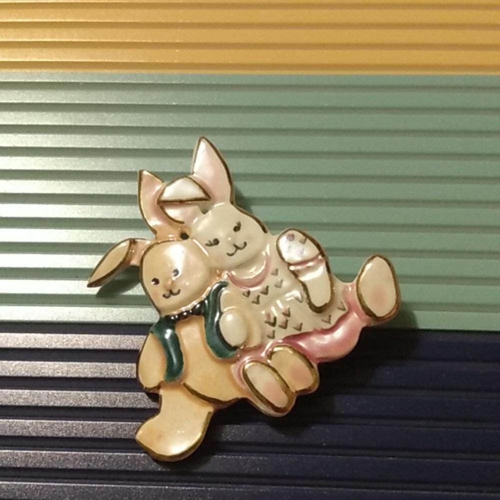 Vintage Easter Bunny Gold Inlay Pin Brooch